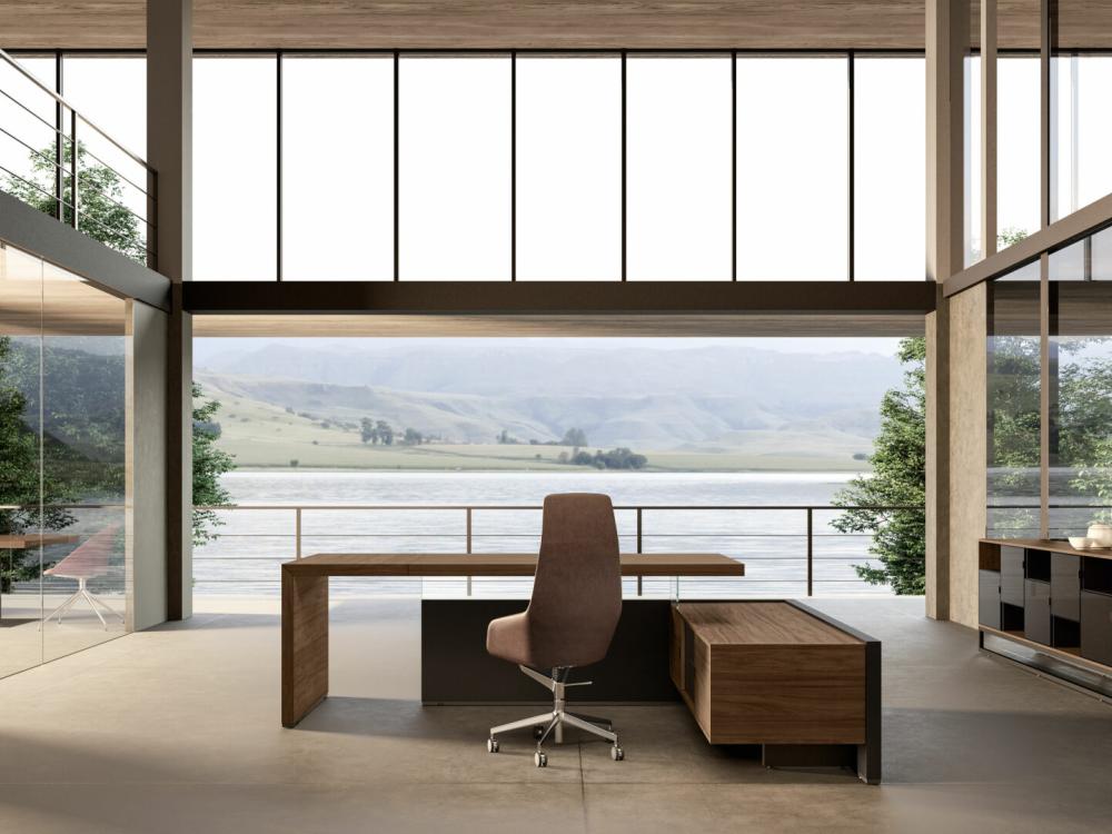 Ufficio con vetrata vista lago