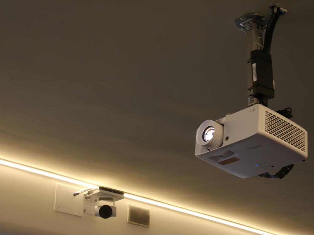 Proiettore video soffitto